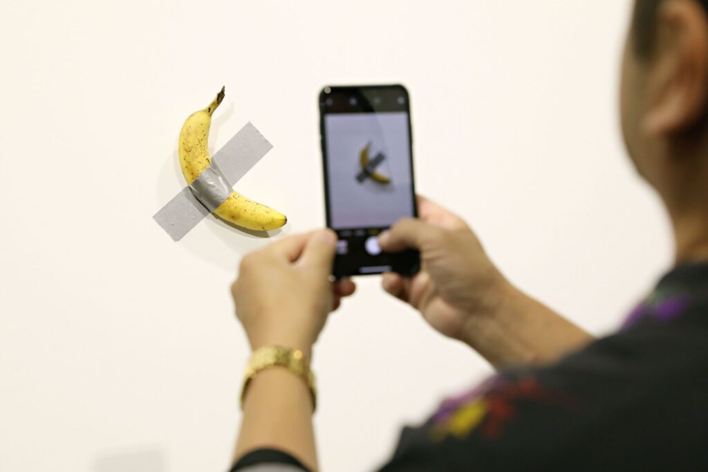 220711144754 01 maurizio cattelan banana