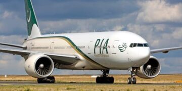 PIA Flight Steward Suspended for Smuggling Mobile Phones from Canada