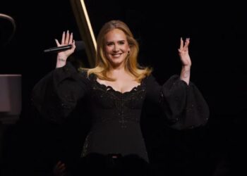 British superstar Adele cried on Saturday night as she played her 100th and final show in Las Vegas.