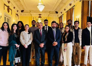 Ambassador Rizwan Saeed Sheikh met with Pakistani-origin students in New York.