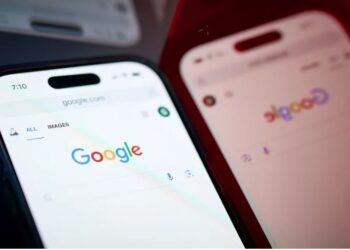 The Google Chrome search page on a smartphone arranged in the New York.