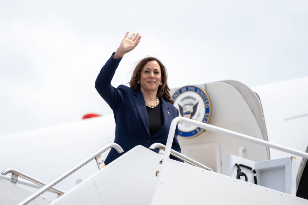 vice president kamala harris campaigns in wisconsin