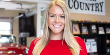 Karoline Leavitt to become youngest White House press secretary.