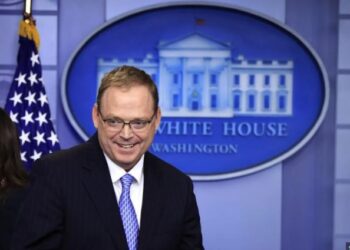 Mr Hassett led the White House Council of Economic Advisers.
