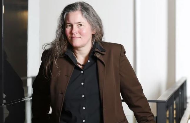 laura helmuth