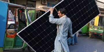 Experts say Pakistan has ideal climatic conditions for solar power generation.
