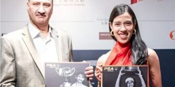 Squash legends Nicol David and Jansher Khan.
