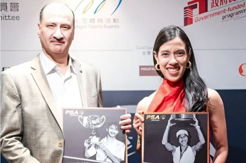 Squash legends Nicol David and Jansher Khan.