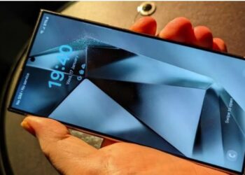 Galaxy S25 Slim model alongside its traditional lineup.