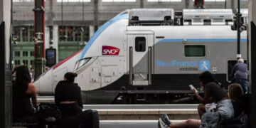 A train driver’s suicide disrupted Christmas travel plans in France.