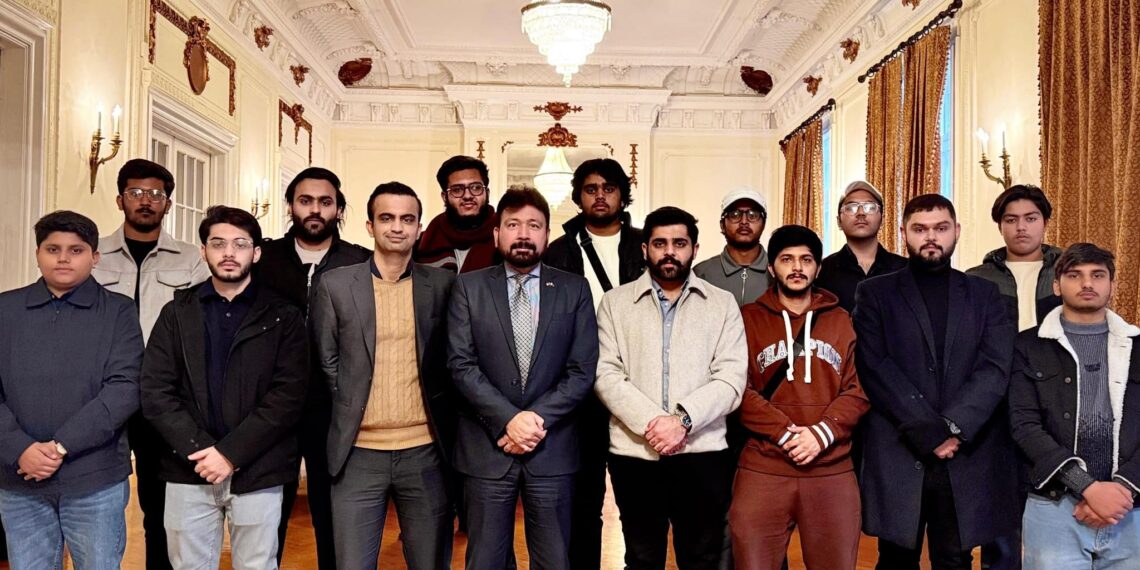 Consul General of Pakistan Welcomes Student Delegation in New York