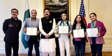 Consul General Honours Young Pakistani Female Squash Champions