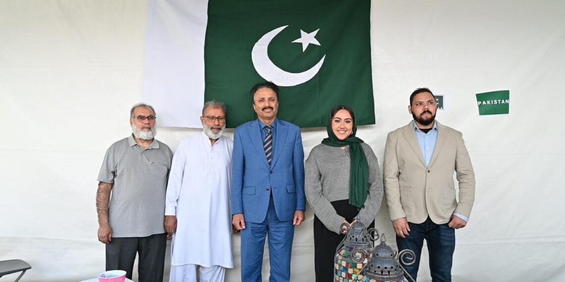 Consul General Tariq Karim Engages with Community at Festival of Cultures