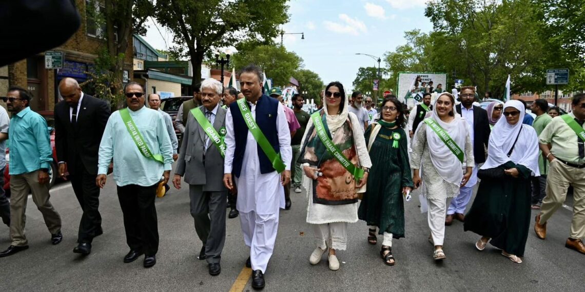 Consul General Tariq Karim Leads Chicago Parade Celebrating Pakistan’s 79th Independence Day