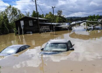 Five Homes Collapse on Outer Banks, Bermuda Braces for Imelda