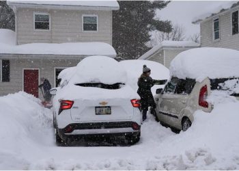 Chicago Braces for Intense Lake-Effect Snowfall Overnight