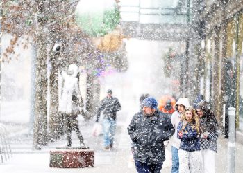 Powerful Winter Storm Sweeps East, Bringing Snow, Ice and Dangerous Winds