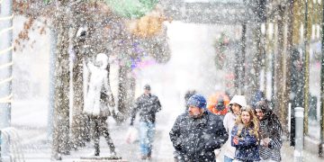 Powerful Winter Storm Sweeps East, Bringing Snow, Ice and Dangerous Winds