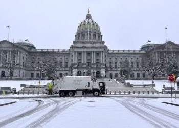Winter Storm Spreads Ice and Heavy Snow Across Large Parts