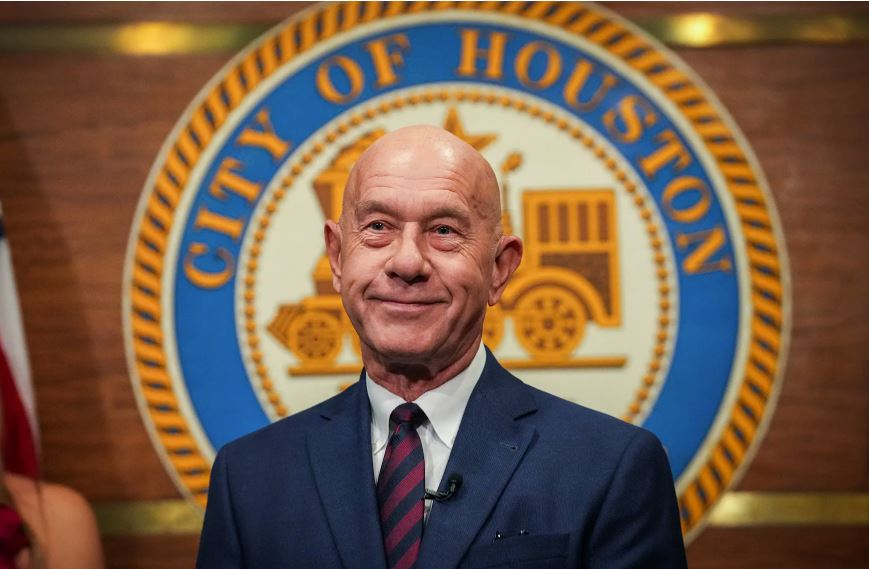 Mayor Whitmire Urges Houstonians to Stay Off Roads as Dangerous Winter Storm Approaches