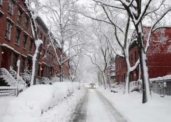 What is the difference between a snowstorm and a blizzard?