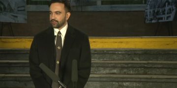 نیو یارک میں شدید سردی کی لہر، بے گھر افراد کو زبردستی ہٹانے سے میئر کا انکار