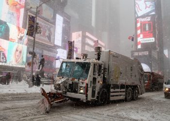 Smart Snowplows and AI Transform Winter Road Clearing Across America