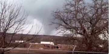 Severe Storms Continue Across Mississippi and Ohio Valleys